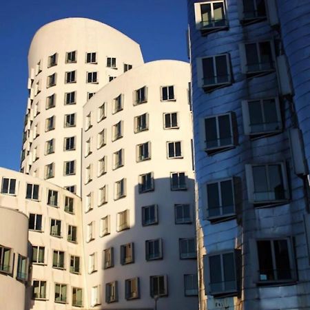 Medienhafen Apartment Direkt Am Zentrum デュッセルドルフ エクステリア 写真