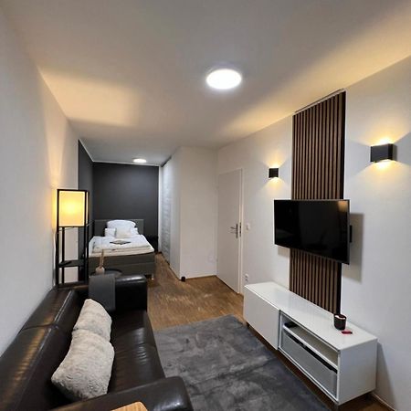 Medienhafen Apartment Direkt Am Zentrum デュッセルドルフ エクステリア 写真