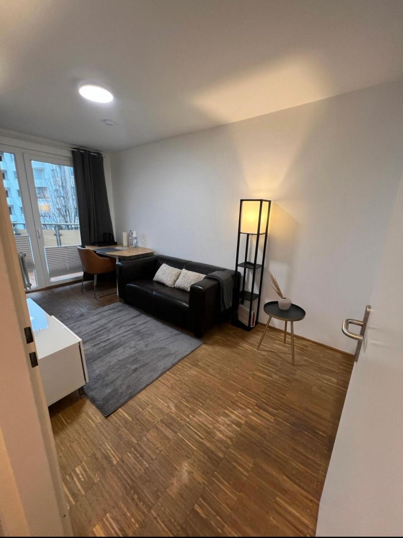 Medienhafen Apartment Direkt Am Zentrum デュッセルドルフ エクステリア 写真